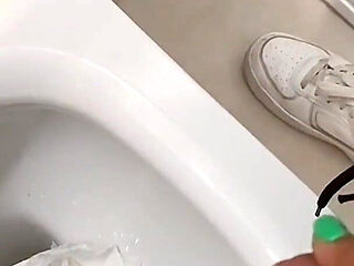 Com Pee Lation Risky Outdoor Public Pee Ana Spears Alfxnow