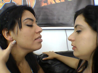 Hot Lesbian Kisses Mega Latinas