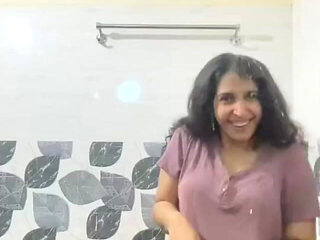 Full Video of Indian Desi Girl Sex with Her Boyfriend in Bathroom