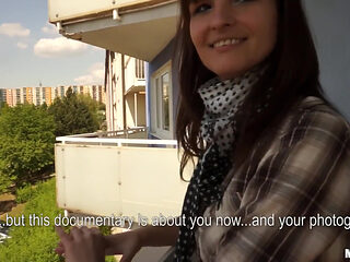 Pickups - Big Natural Rita Peach Gives Stranger a Handjob