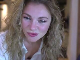 Tasty amateur blonde babe masturbating on web cam