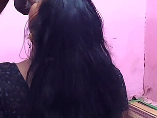 A Mature Woman Refused Sex and I Hugged Her Gently and Had Sex with Her