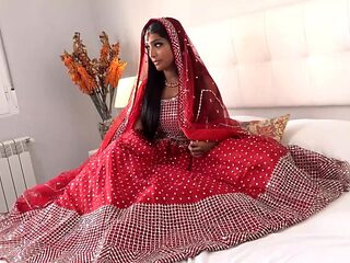 Bride with a badass puss wants to get fucked finally