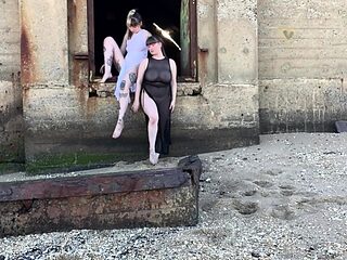Amateur Blonde With BIG BOOBS Hot Free Cam Show