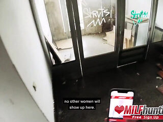 The MILF hunter bones a skinny MILF in an abandoned office building