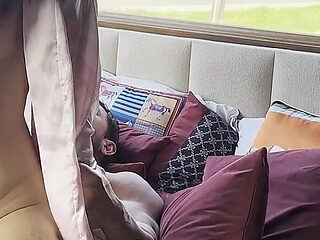 Fucking the Hot Girl Raw and Cumming in Her