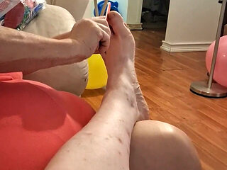 Big Beauty Nurse Vicki Cuts Boyfriends Toe Nails He Has Stinky Dirty Feet