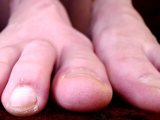Long Toes No Nail Polish
