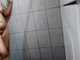 Intimate Moment in the Shower: Sharing with My Girlfriend Underwater