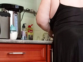 Neighbor MILF Sucks My Cock In Kitchen - Homemade Blowjob & Cumshot