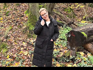 Extremely Horny MILF Squirts Cunt Outdoors - Amateur Fucking & Pissing