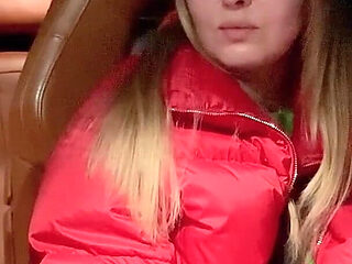 The Stepson Who Ran Away From Home Actively Fucks His Stepmother's Pussy in His Stepfather's Car