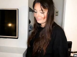 French Arab Girlfriend Gets Anal F**ked in Amateur Homemade Sex