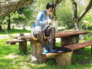 Amateur MILF Wanilianna Wanks Her Hairy Bush Pussy in Spring Garden