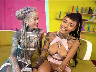 Interracial lesbian anal action with Anuskatzz and Kimz