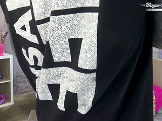 Hypnotic Anuskatzz and Mugur Porn at blowjob clip