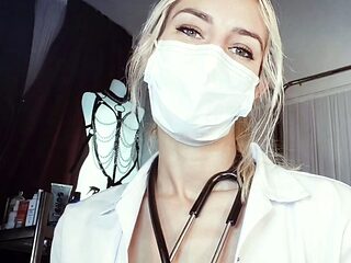 amateur blonde solo webcam