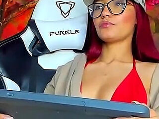 Latina Red Hair Sex and Perfect Body Glasses Wants to Be Fucked