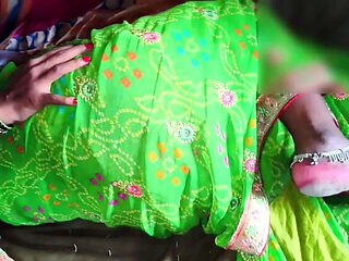 Desi Bhabhi in Green Saree Takes Brother's Big Black Cock in Her Pussy - Hot Village Sex