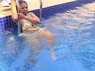 CHUBBY Female Masturbation IN SWIMMING POOL