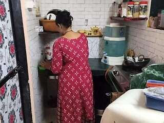 Hot Indian Stepsister Sagita Sharm Shares Bed with Stepbro in Saree - Desi Sex