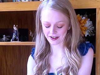 Solo blonde honey spanks her fat culo alone