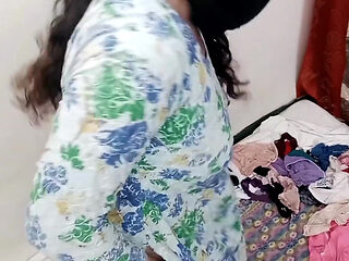 Indian Maid Dressed in Her Mistress's Clothes but Had Anal Sex with Her Owner to Apologize