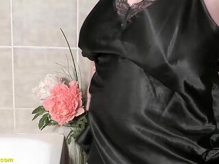 Bbw Pregnant Milf Ready For A Big Dildo