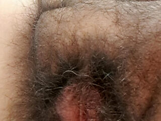 Mom putting up to four fingers in her hot hole