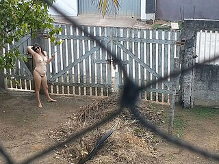 Amateur Brazilian Couple: Naughty Wife Flashing Naked in Front Yard