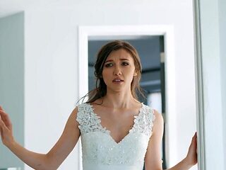 Maya Woulfe and Reagan Foxx like sharing a big one