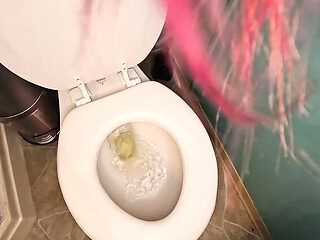 Nerdy Faery Peeing in Tight Jeans - Canadian Babe Solo Pissing Fetish HD