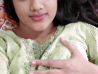 Desi village girl fuck horny pussy by fingering and showing boobs and play with fingering video