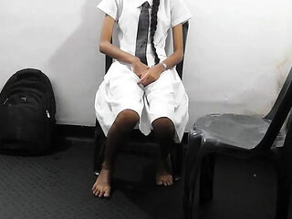 Sri Lankan School Girl Fucks Best Friend in Hotel Room
