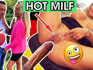 Watch bubbly chippie's sex