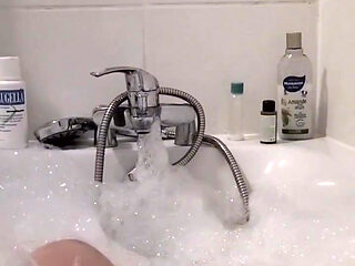 Relaxing bath time with me