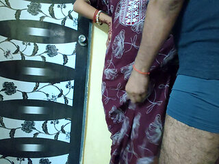 Subhay subhay bhabhi ko choda