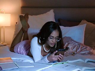 Scarlet's mouth watering for Alex in HD