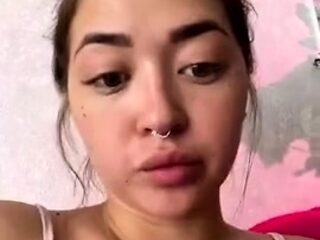 Close up MILF masturbation