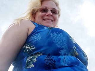 Putarankahotmilf Teasing Piss Secret on Beach - Big Ass Flashing Pussy Close Up