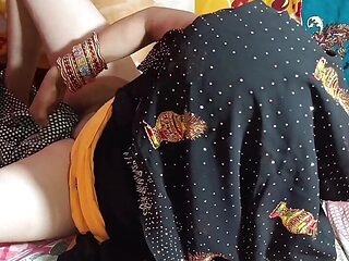 Indian beautyful new locking married wife house fucking dirty talk