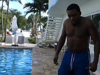 Rome Major Picks up Two Plump Pawgs at the Pool