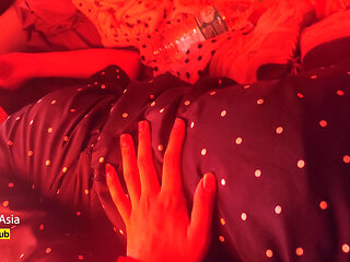 A Strange Traveling Girl Seduces Me on the Bus, and I Ended up Fucking Her in the Hotel Room