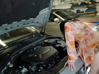 Fucking the Mechanic to Fix My Car Faster