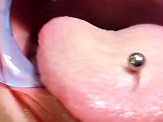 Bimbo Curvy Girl Mouth Tongue Fetish