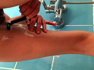 Peeping on Neighbor Wife Showering and Shaving Her Holes