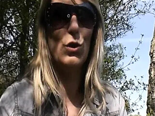 Horny MILF SweetSusi Masturbates with Dildo at the Lake Outdoor Game