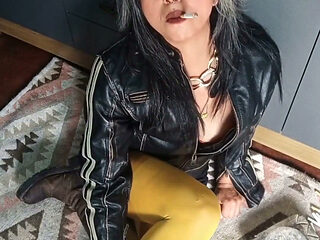 From My Pussy to Your Lips - Wet Cigarette Fetish I'm Leather