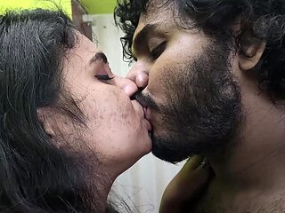 Vaishnavy Seduce Sharun Raj and Doing Hot Kiss Romance in Saree