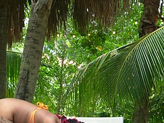 Poolside Quickie: Honeydippedc